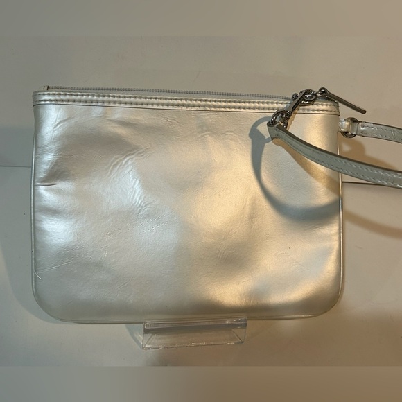 Vintage Coach pearl Wristlet Clutch - Picture 2 of 7